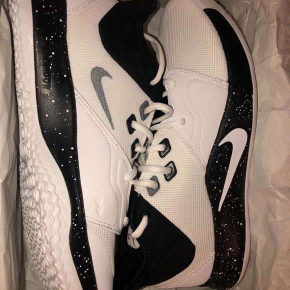 Shoes - Picture 2 of 5